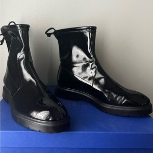 NEW Stuart Weitzman Benita Lug Vinyl Tie Back Rain Boot | size 9 | never worn